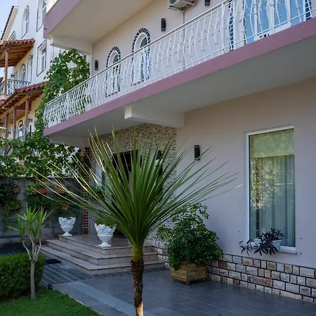 Alesio Bed and Breakfast