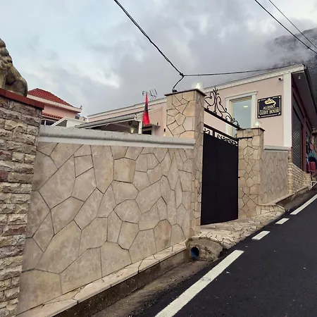 Alesio Bed & Breakfast