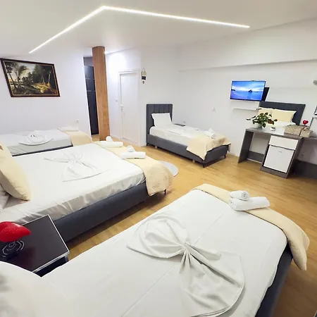 Frühstückspension Alesio 4*