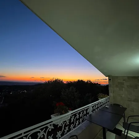 Alesio Bed & Breakfast 4*