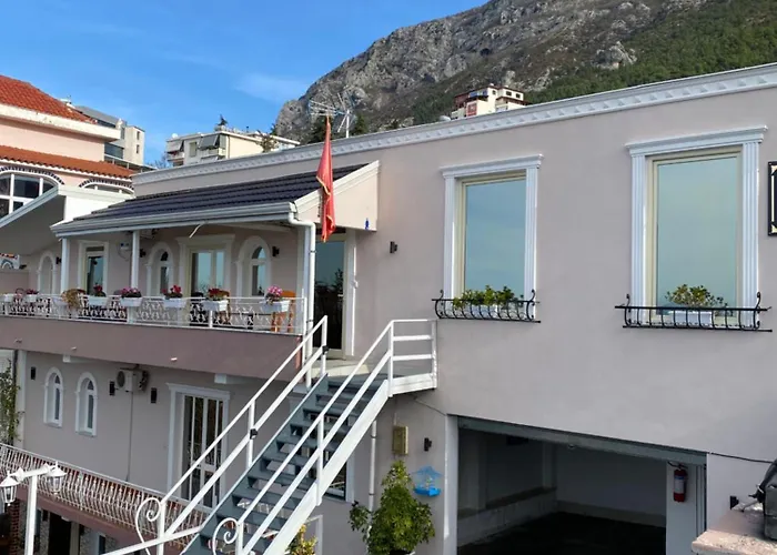 Alesio فندق مبيت وإفطار 4*