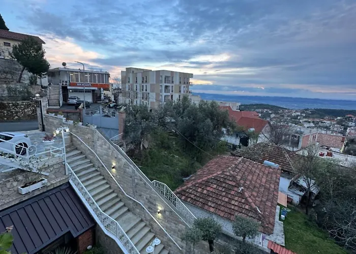 Alesio Bed & Breakfast 4*